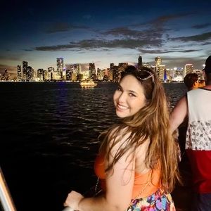 Meet your Posher, Antonica